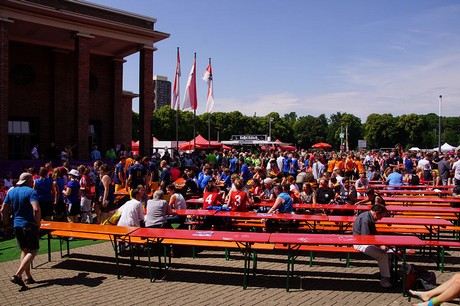 Com Together Cup